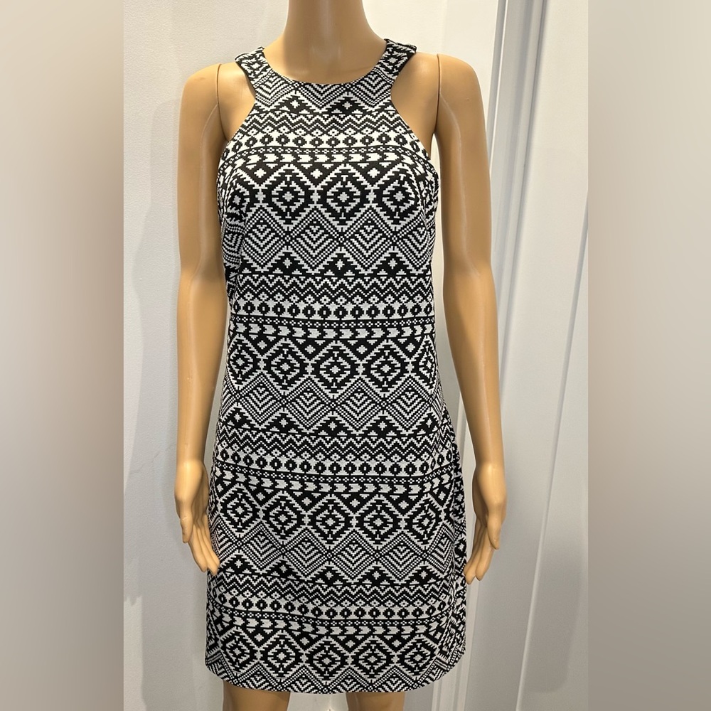 Parker Black and White Sheath Dress with Scoop Neck